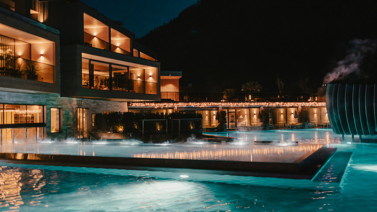 Ihr 5-Sterne-Hotel in Südtirol mit jeglichem Luxus Ihr 5-Sterne-Hotel in Südtirol mit jeglichem Luxus