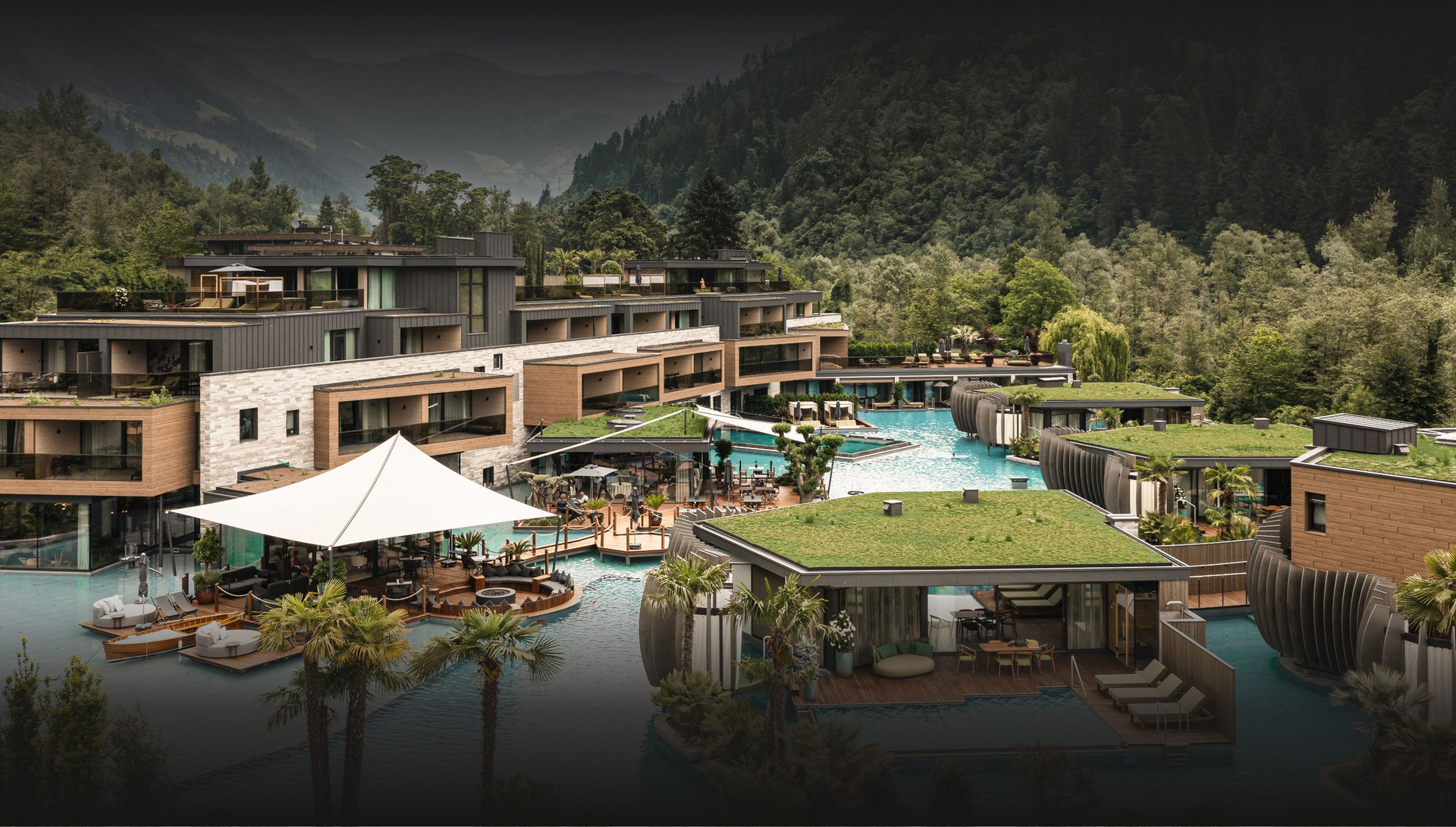 Ihr 5-Sterne-Hotel in Südtirol mit jeglichem Luxus Ihr 5-Sterne-Hotel in Südtirol mit jeglichem Luxus