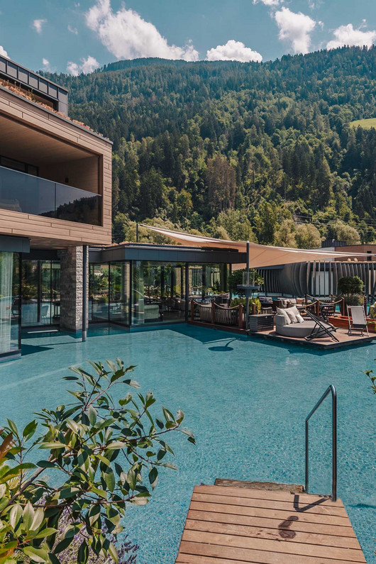 Ihr 5-Sterne-Hotel in Südtirol mit jeglichem Luxus Ihr 5-Sterne-Hotel in Südtirol mit jeglichem Luxus